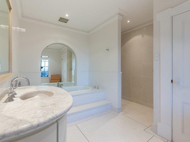 8 Bindaring Parade, Claremont WA 6010