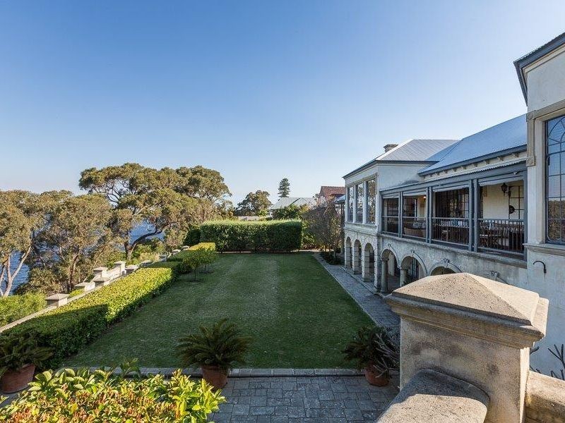 8 Bindaring Parade, Claremont WA 6010