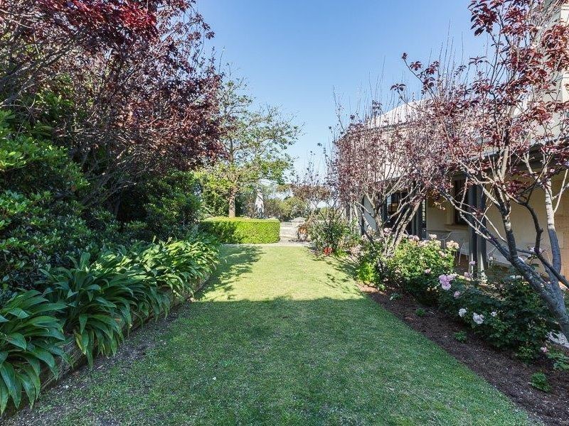 8 Bindaring Parade, Claremont WA 6010