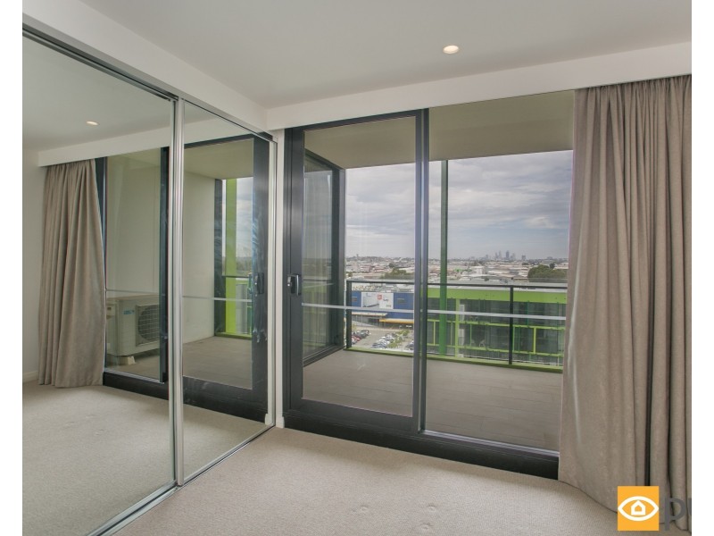 811/8 Tassels Place, Innaloo WA 6018