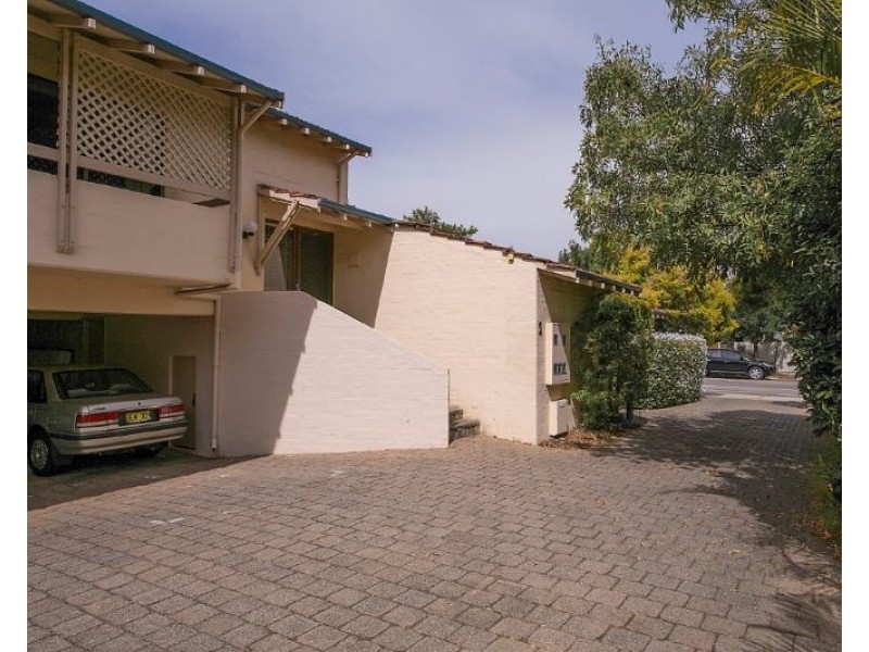 2/15 Princess Road, Crawley WA 6009