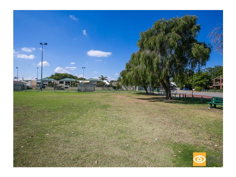 2/1 Mary Street, Como WA 6152