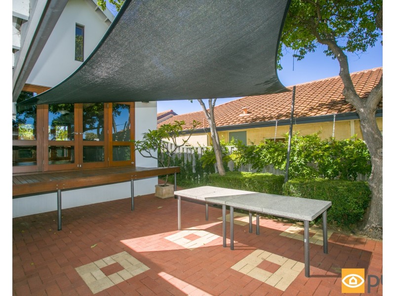 14 Arenga Court, Mount Claremont WA 6010