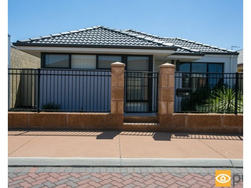16 Weetman Road, Hammond Park WA 6164
