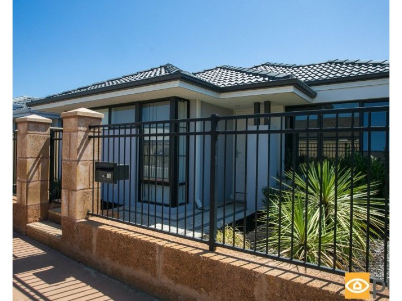 16 Weetman Road, Hammond Park WA 6164
