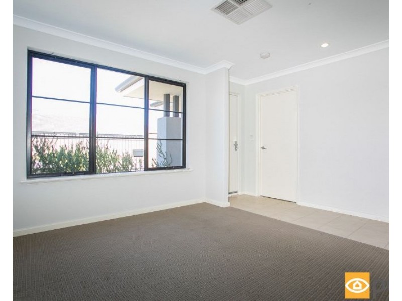 16 Weetman Road, Hammond Park WA 6164