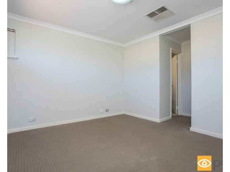 16 Weetman Road, Hammond Park WA 6164