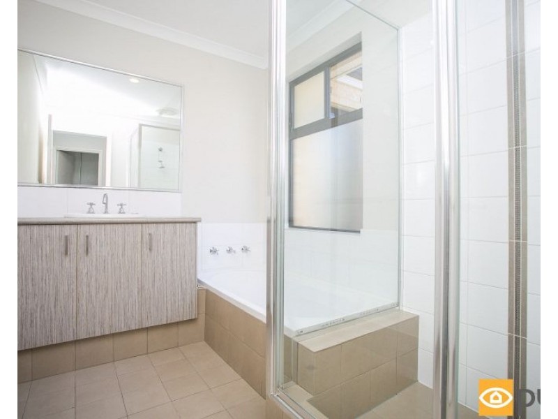 16 Weetman Road, Hammond Park WA 6164