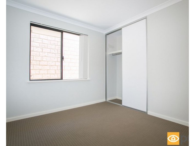 16 Weetman Road, Hammond Park WA 6164