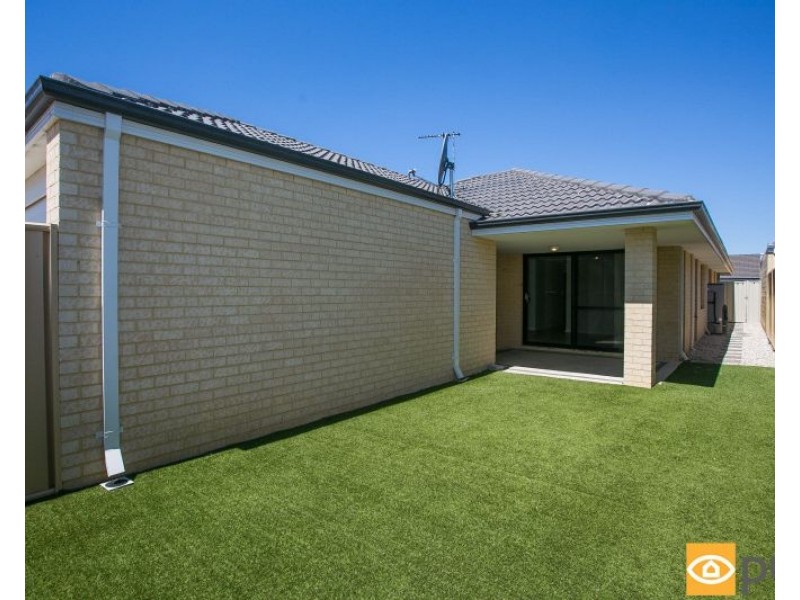 16 Weetman Road, Hammond Park WA 6164
