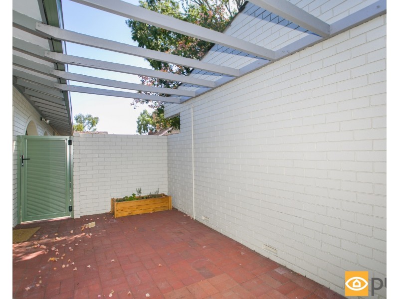 3/3 Eleanor Street, Como WA 6152