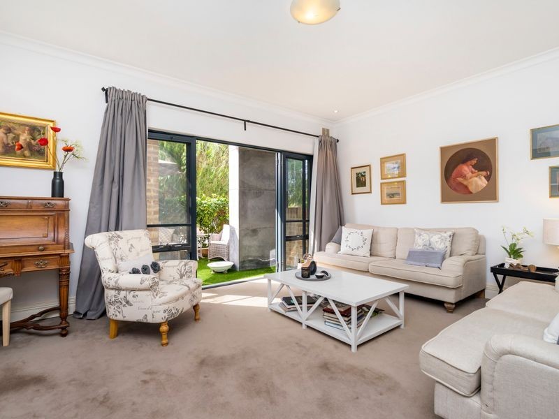 16/8 Bay Road, Claremont WA 6010