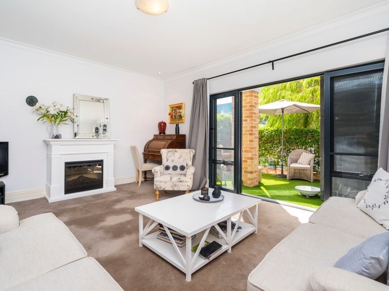 16/8 Bay Road, Claremont WA 6010