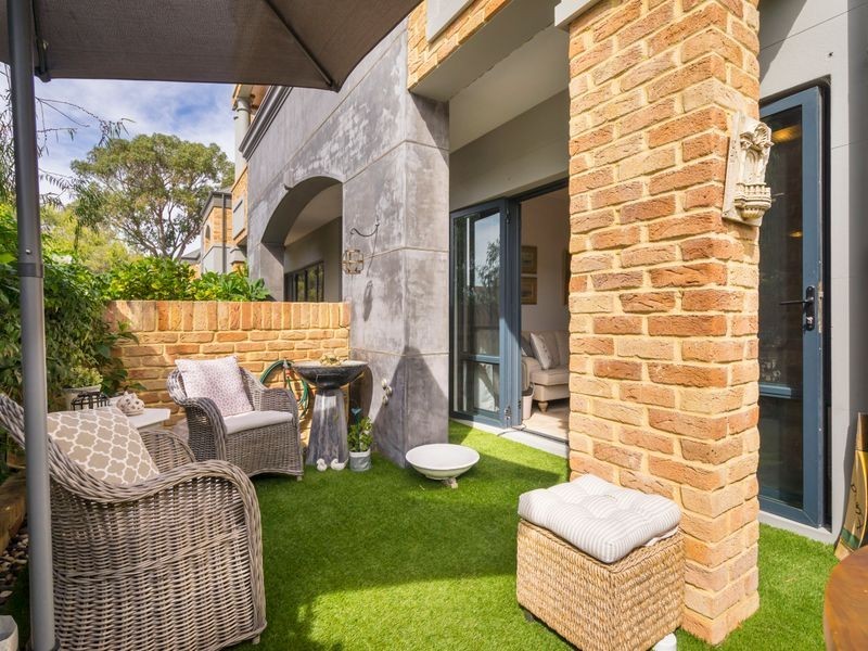 16/8 Bay Road, Claremont WA 6010