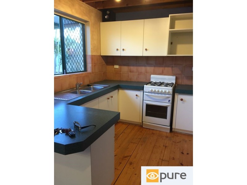 1A Lynn Street, Hilton WA 6163