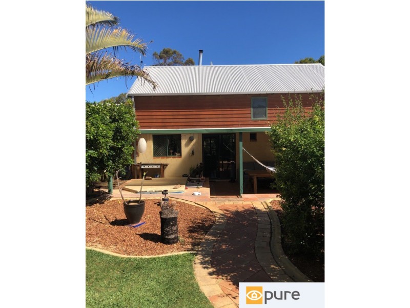 1A Lynn Street, Hilton WA 6163