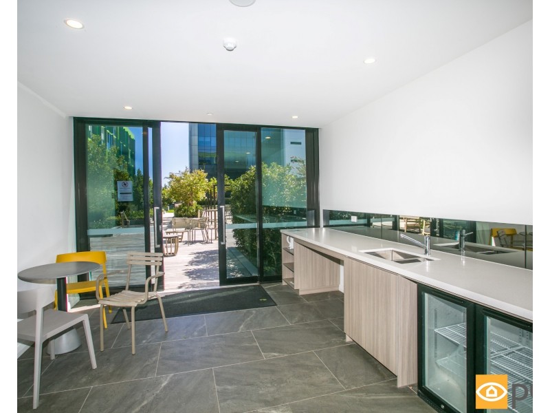 302/6 Baumea Way, Innaloo WA 6018