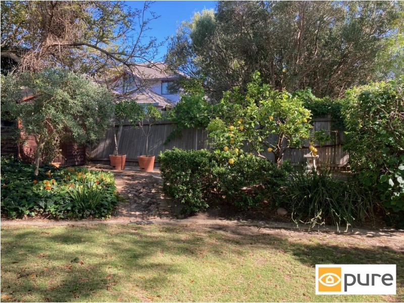 17 Neville Road, Dalkeith WA 6009