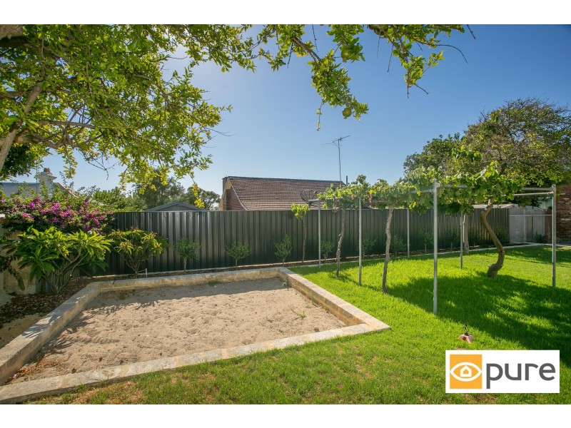 145 Solomon Street, Beaconsfield WA 6162