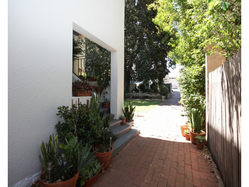 1/72 Stirling Highway, Nedlands WA 6009