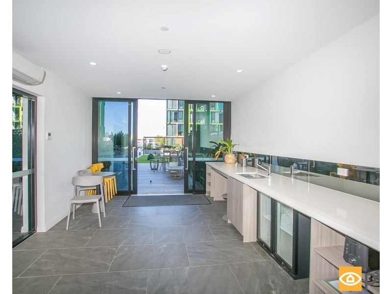 403/8 Tassels Way, Innaloo WA 6018