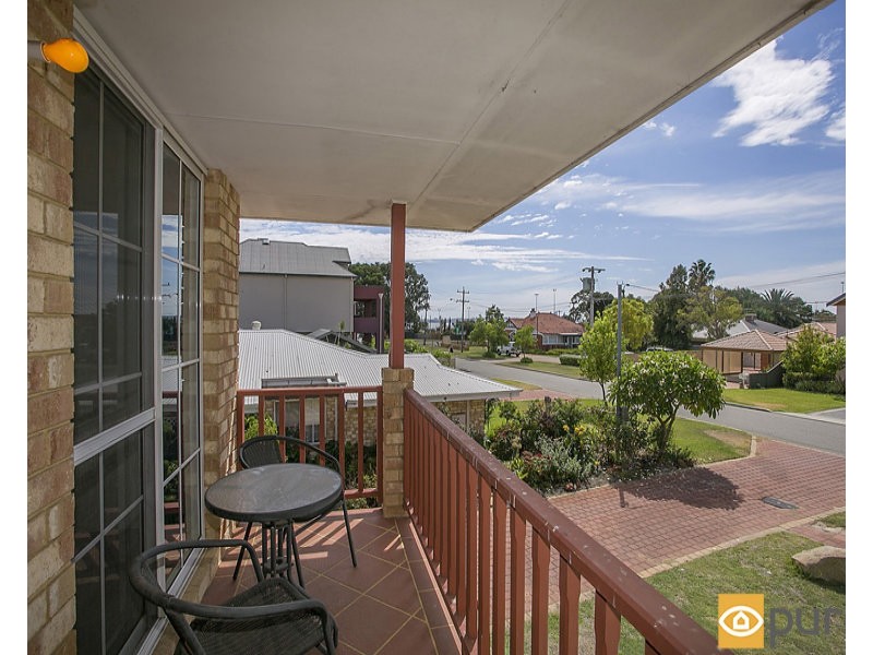 1/1 Cowan Street, Alfred Cove WA 6154