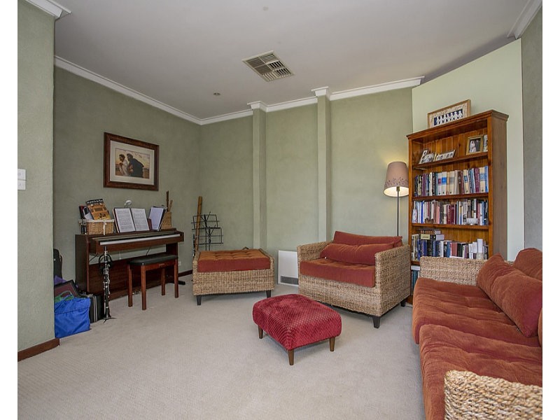 33 Risley Way, Carine WA 6020