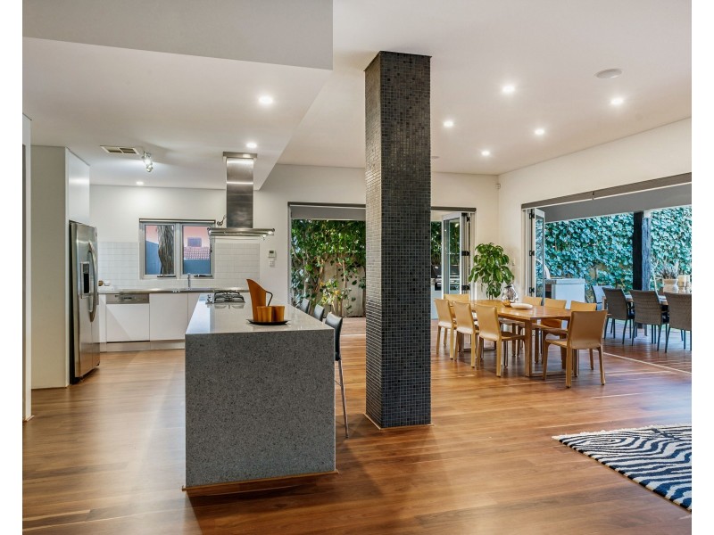 6 James Road, Swanbourne WA 6010