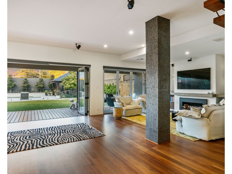 6 James Road, Swanbourne WA 6010