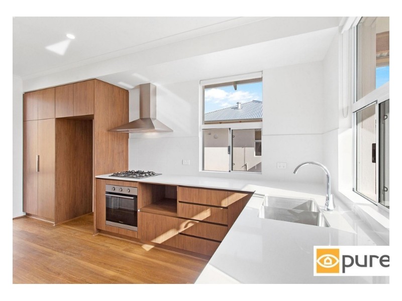 8/90 Winfield Street, Hamilton Hill WA 6163