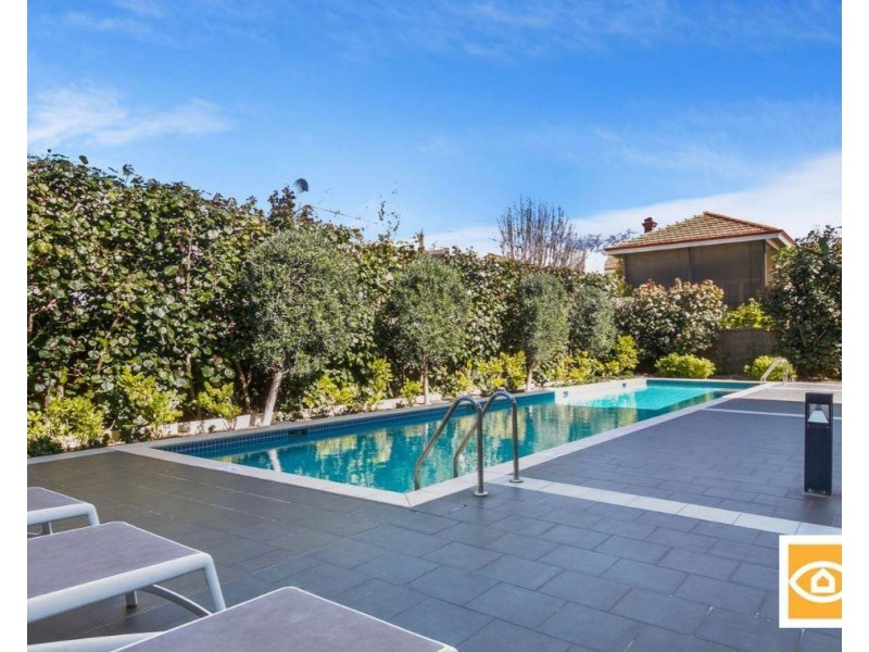 2/1 Freshwater Parade, Claremont WA 6010
