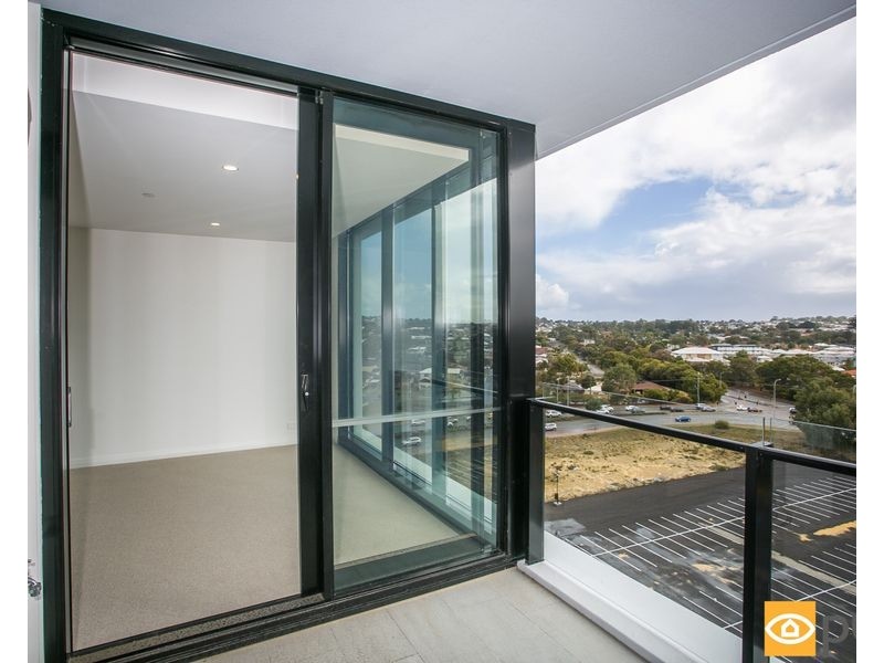 805/8 Tassels Way, Innaloo WA 6018