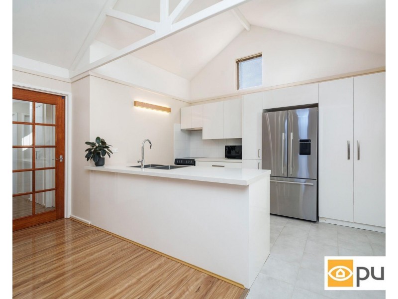 11 India Street, Inglewood WA 6052