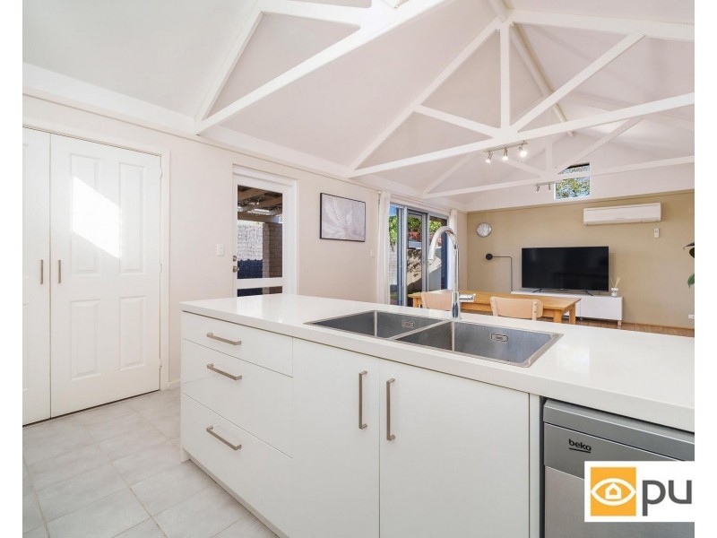 11 India Street, Inglewood WA 6052