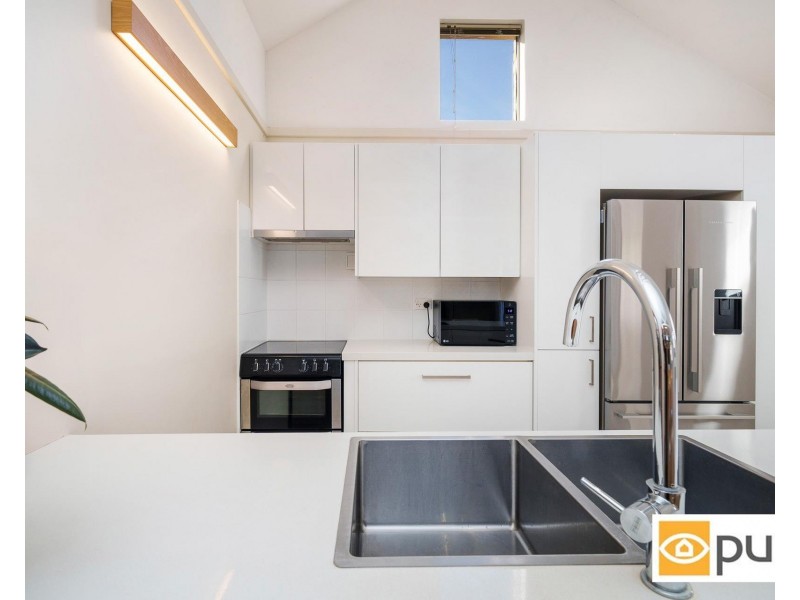 11 India Street, Inglewood WA 6052