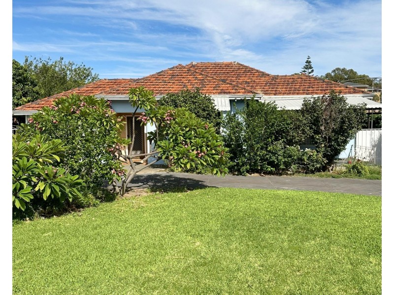 55 Davilak Avenue, Hamilton Hill WA 6163