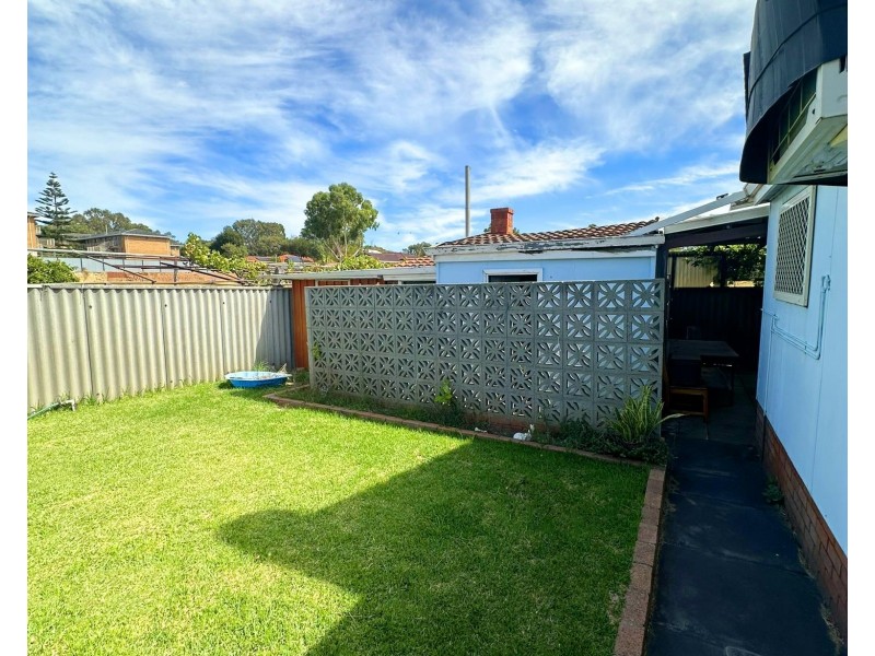 55 Davilak Avenue, Hamilton Hill WA 6163