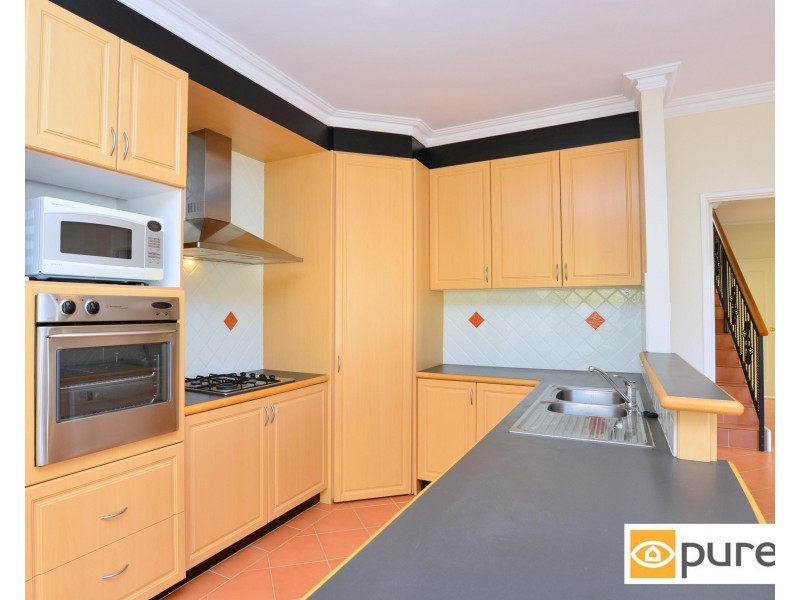 2/20 Coolangatta Retreat, Hillarys WA 6025