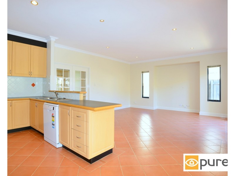 2/20 Coolangatta Retreat, Hillarys WA 6025