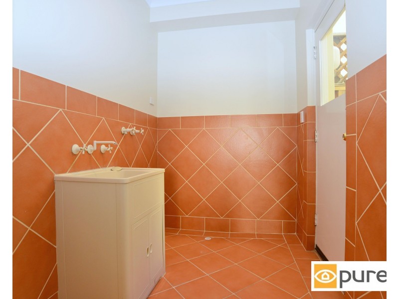 2/20 Coolangatta Retreat, Hillarys WA 6025