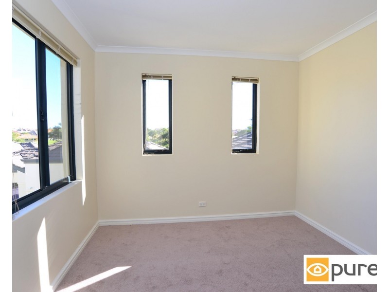 2/20 Coolangatta Retreat, Hillarys WA 6025