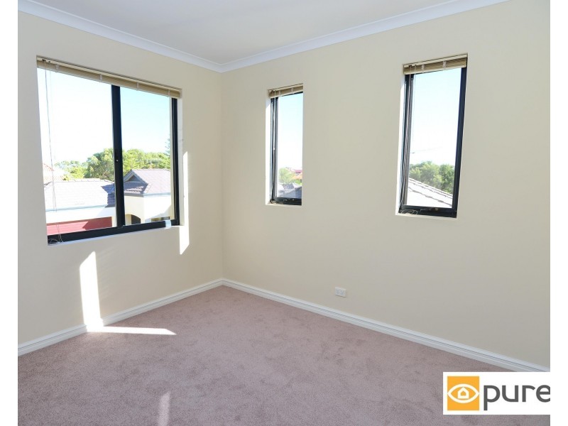 2/20 Coolangatta Retreat, Hillarys WA 6025
