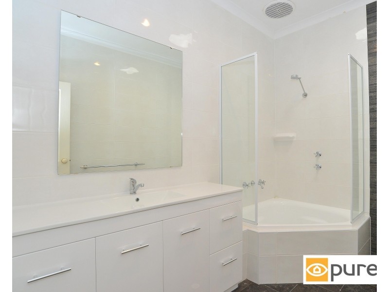 2/20 Coolangatta Retreat, Hillarys WA 6025