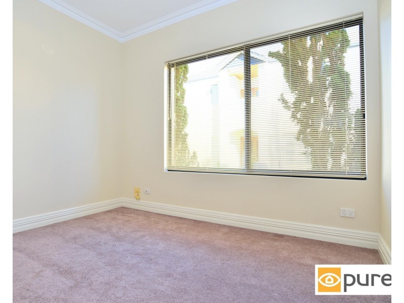 2/20 Coolangatta Retreat, Hillarys WA 6025