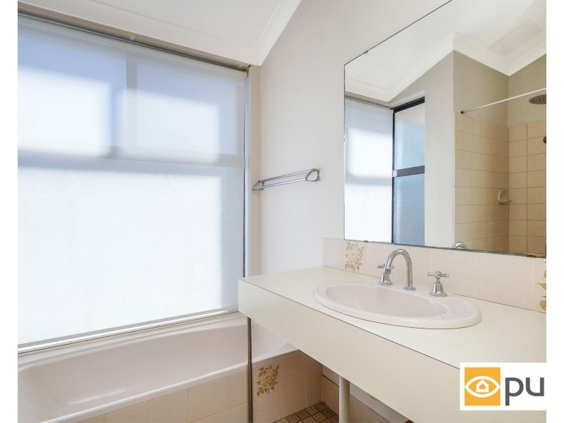 34 Roche Road, Duncraig WA 6023