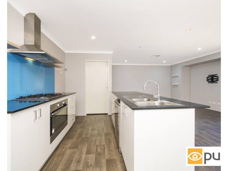 23 Silvergum Way, Piara Waters WA 6112