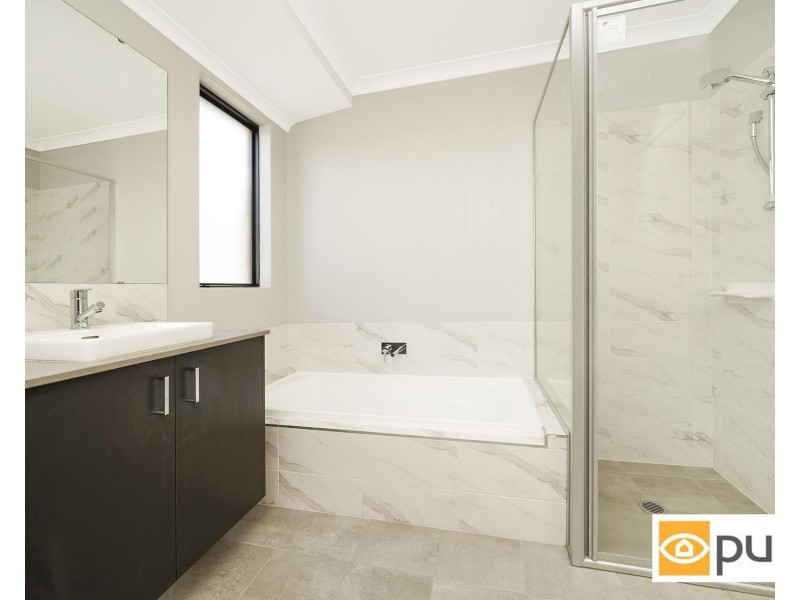 23 Silvergum Way, Piara Waters WA 6112
