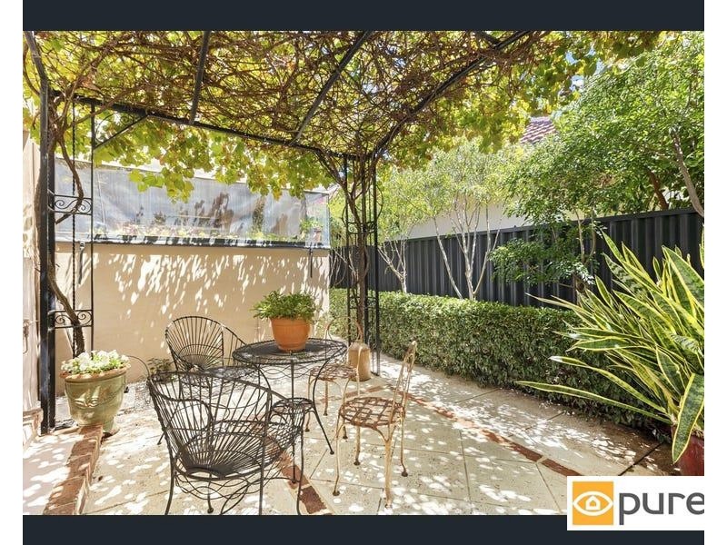 4 Dunbar Road, Claremont WA 6010