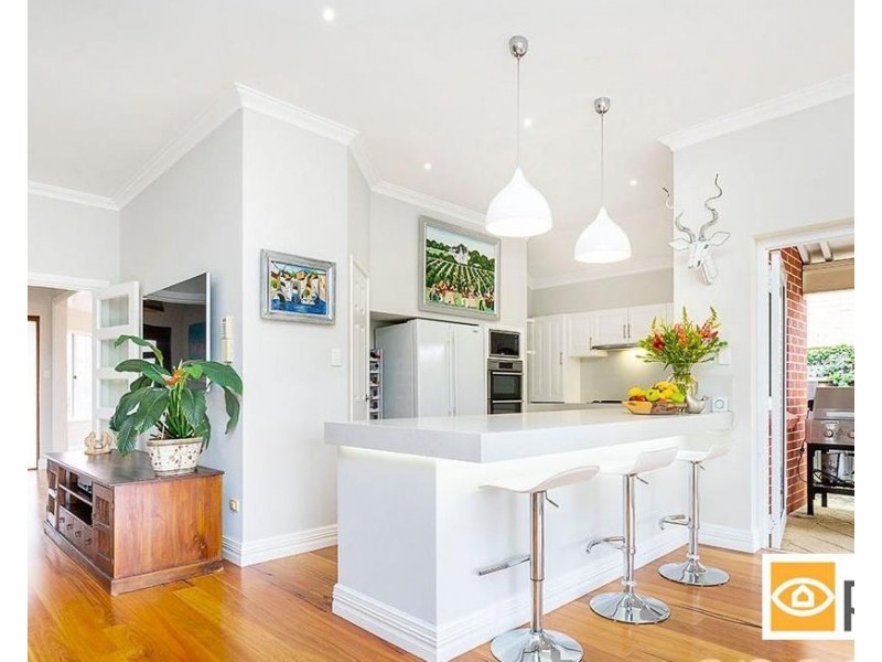 10 McKenna Glen, Mount Claremont WA 6010