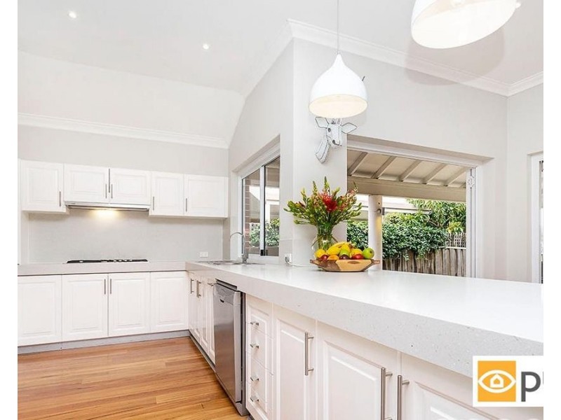 10 McKenna Glen, Mount Claremont WA 6010